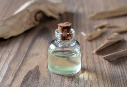 Sandalwood essence ( natural )